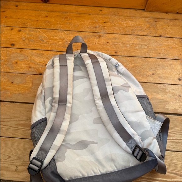 pink vs backpack - Picture 4 of 5